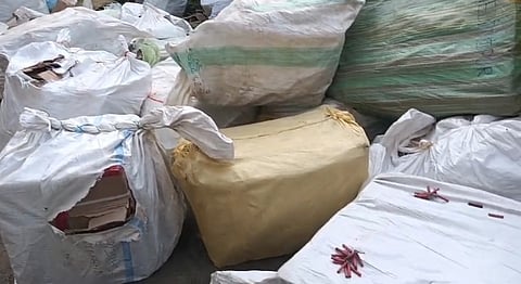 जब्त किये गये पटाखे