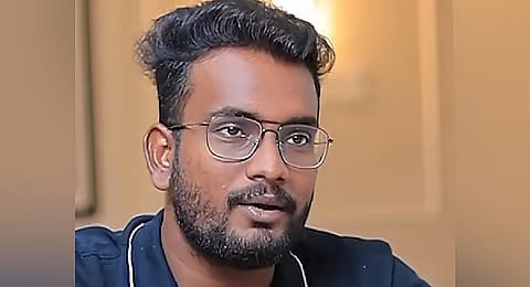 फाइनेंस कंटेंट क्रिएटर वी. हरीश की मौत के बाद उनके पिता ने ऑनलाइन उत्पीड़न का आरोप लगाया है। पुलिस मामले की जाँच कर रही है
