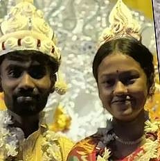 Couple Ties Knot in Durga Mandap During Puja in Ashoknagar