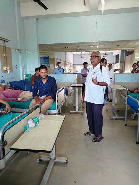 गोलगप्पे खाने से अस्वस्थ हुए लोगों का अस्पताल में चल रहा इलाज 