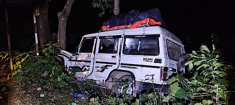 दुर्घटनाग्रस्त बोलेरो गाड़ी 