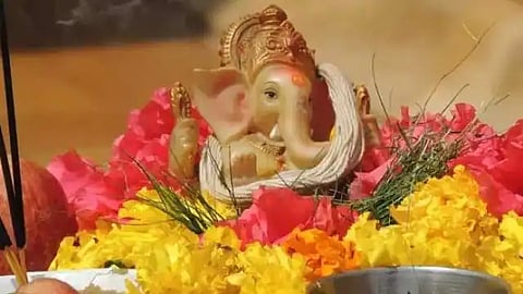Budhwar ke Upay : करियर में उन्नति पाने के लिए करें यह उपाये
