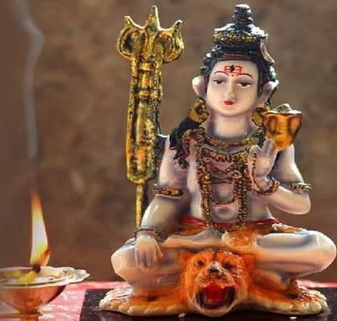 Somwar Upay 2023 : सोमवार को भूलकर भी न करें यह काम