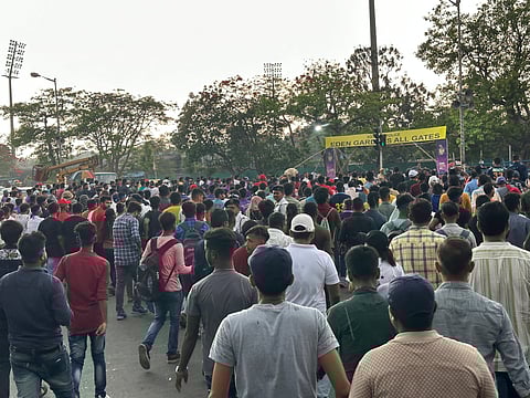 आईपीएल की दीवानगी : बारिश भी नहीं लगा पाई फैंस के जोश पर लगाम