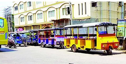 West Bengal Tourism : क्या आप भी बना रहे हैं मायापुर जाने का प्लान, तो ये …