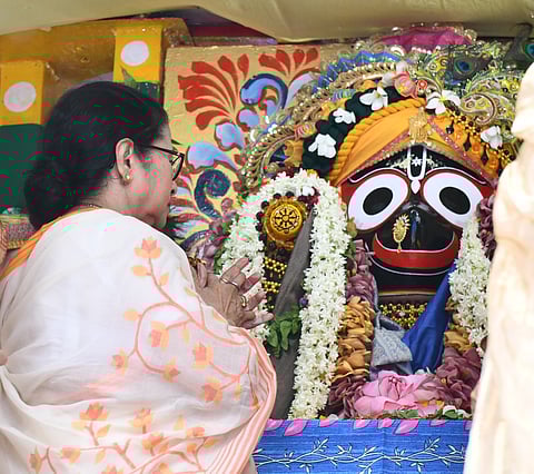 Iskcon से निकली भव्‍य रथयात्रा