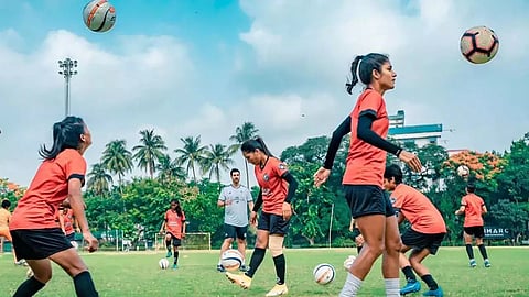 … तो भारतीय महिला फुटबॉलरों को मिल रहा foreign football coaches को प्रभावित करने का मौका