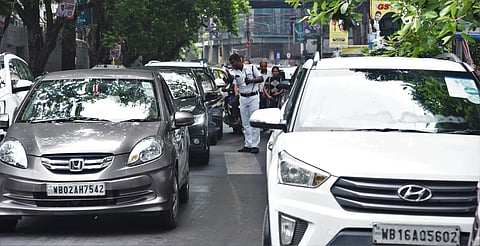 Schools reopened : पहले दिन स्कूलों के बाहर ट्रैफिक संभालने में आयी दिक्कत