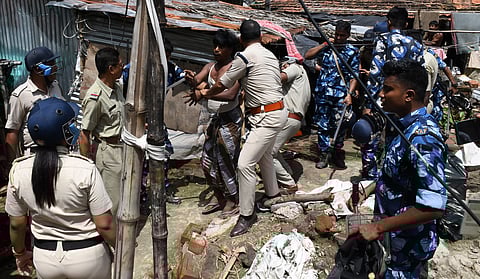 भारी हिंसा के बीच हुआ पंचायत चुनाव, 14 लोगों की हुई मौत