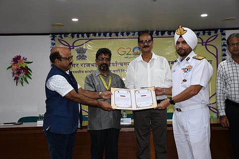 तटरक्षक क्षेत्रीय मुख्यालय को राजभाषा नीति के उत्कृष्ट कार्यान्वयन के लिये प्रथम पुरस्कार