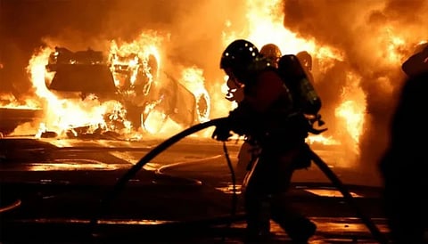 जल उठा फ्रांस ! फूंक दिये गय 2 हजार कारें, 1300 दंगाई गिरफ्तार