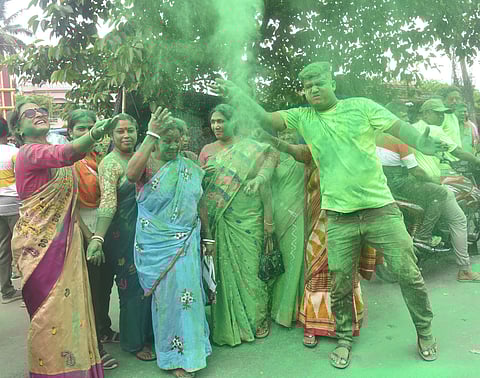 पंचायत चुनाव में दीदी का दबदबा, तृणमूल की आंधी