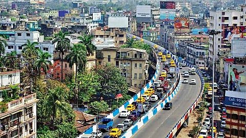 एजेसी बोस फ्लाईओवर पर सड़क दुर्घटना में बाइक सवार की मौत