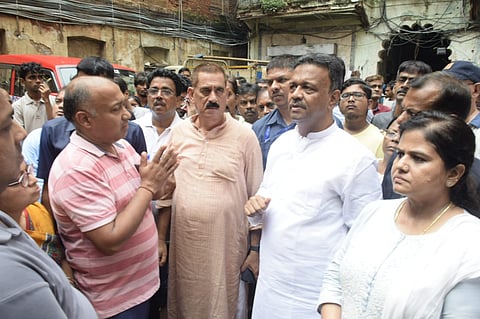 पाथुरियाघाट में मकान में रहनेवाले लोगों को मिलेगा अस्थायी बसेरा – मेयर