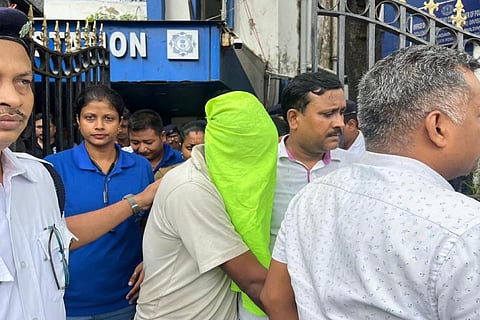 JU Ragging : Police recreate crime scene … गिरफ्तार सप्तक को जादवपुर हॉस्टल में ले जाया गया