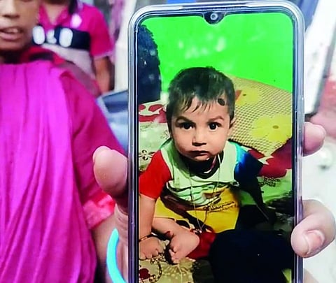 जब Howrah Station पर अपने बच्चे को छोड़ चली गई मां और अस्पताल जाकर करने लगी …