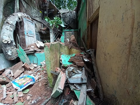 ‘भैया घर गिर गया, मम्मी और पापा भी गिर गये’