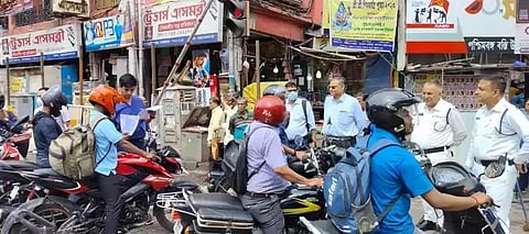 Kolkata Traffic Police : सौरोनील की मौत के बाद पुलिस ने उठाया बड़ा कदम, अब …