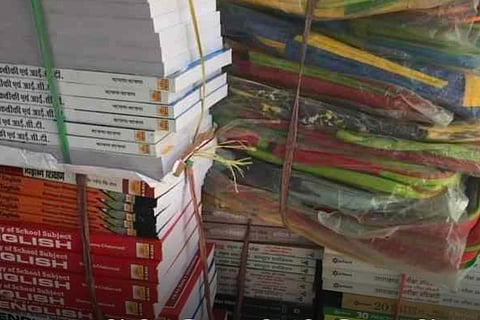 बच्चों के लिये भेजी किताबें मास्टरजी ने कबाड़ में बेचीं !