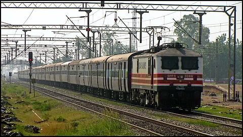 Indian Railway: भारत की इस ट्रेन में भूलकर भी परिवार के साथ मत करें सफर, वरना …