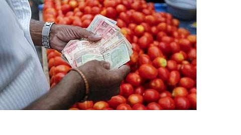 महंगाई डायन की मार से खाने का स्वाद हुआ कड़वा !