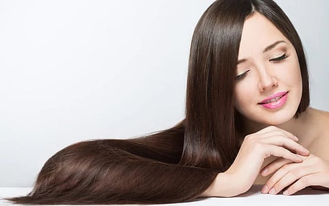 Hair Care Tips : बालों के झड़ने से हैं परेशान तो अपनाएं ये घरेलू नुस्खे