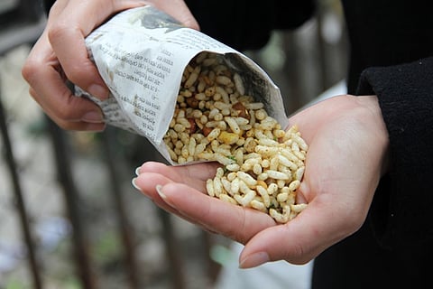 FSSAI : अखबार में रखा खाना खाने से हो सकती हैं कई गंभीर बीमारियां, तुरंत बदलें ये आदत