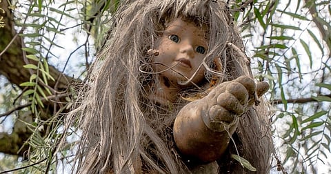 आखिरकार पुलिस ने ‘राक्षसी गुड़िया’ को कर ही लिया गिरफ्तार !