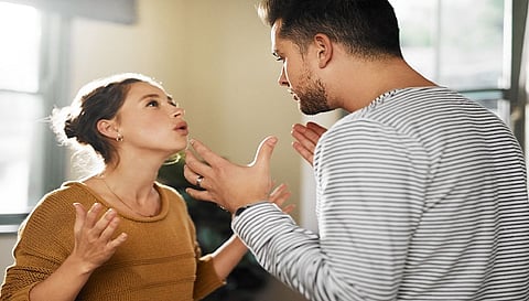 घर में अक्सर होता है वाद-विवाद ? तो अपनाएं वास्तु के ये नियम