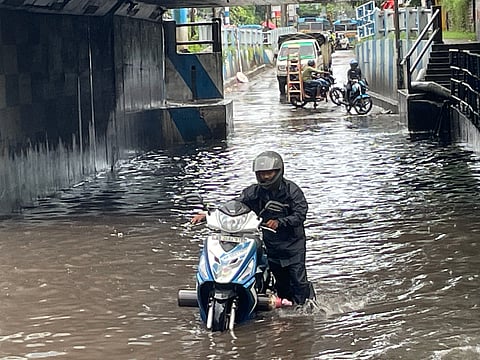 लगातार बारिश से महानगर हुआ पानी- पानी