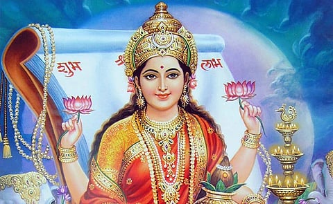 Vaibhav Laxmi Vrat: सिर्फ 8 शुक्रवार कर लें ये एक काम, पैसों से तिजोरी भर देंगी मां लक्ष्मी