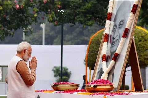 प्रधानमंत्री मोदी ने सरदार पटेल की पुण्यतिथि पर उन्हें श्रद्धांजलि दी