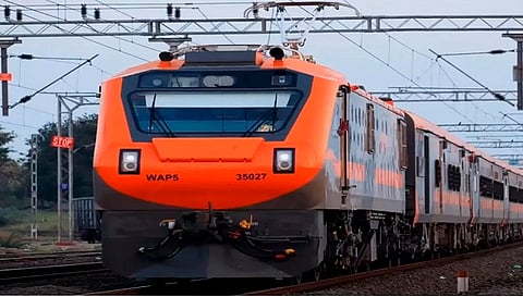 आ गई केसरिया रंग की अमृत भारत एक्सप्रेस, बेहतरीन है फीचर्स