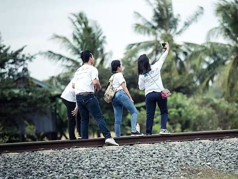Recording Insta reels on railway tracks : …तो अब खानी पड़ेगी जेल की हवा