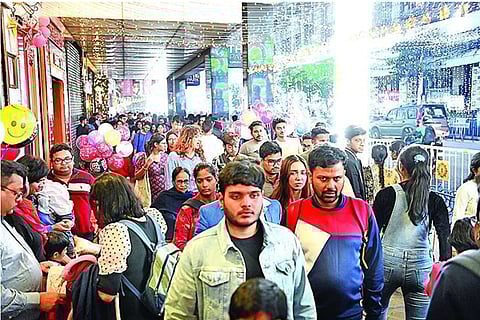 New Year in Kolkata : नये साल के स्वागत के लिए तैयार है महानगर