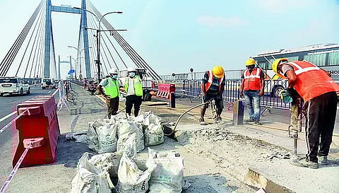 सेकेंड हुगली ब्रिज पर हो रहा मरम्मत का कार्य