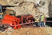 Tunnel Rescue: ऑगर मशीन में आई अड़चनें, अब वर्टिकल तकनीक से निकाले जाएंगे सभी मजदूर