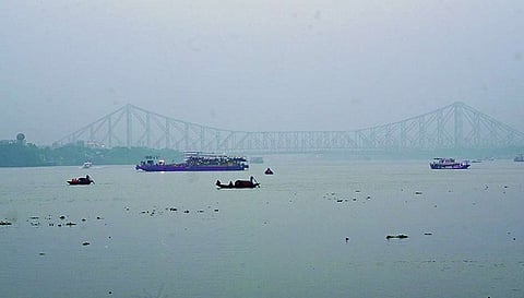 Kolkata Pollution: कई दिनों से कोलकाता में प्रदूषण से हालत खराब, AQI खराब स्तर पर