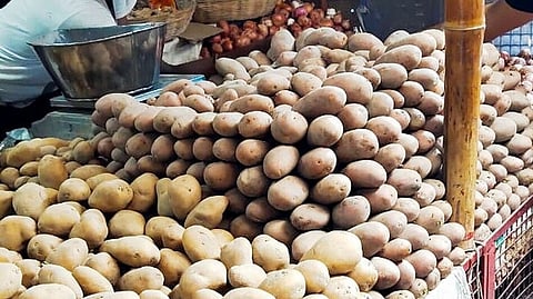 आलू व्यापारियों ने दी मंगलवार से हड़ताल की चेतावनी !