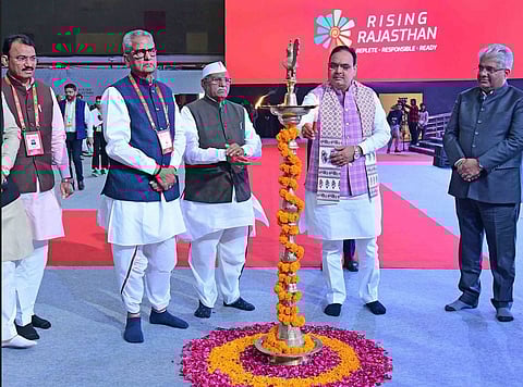 जयपुर में राइजिंग राजस्थान समिट के दौरान राज्यपाल हरिभाऊ बागडे, सीएम भजनलाल शर्मा और केंद्रीय मंत्री भूपेंद्र यादव।