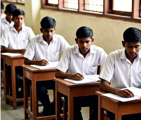 Education News : कल से शुरू हो रही है माध्यमिक परीक्षा की ऑनलाइन प्रक्रिया