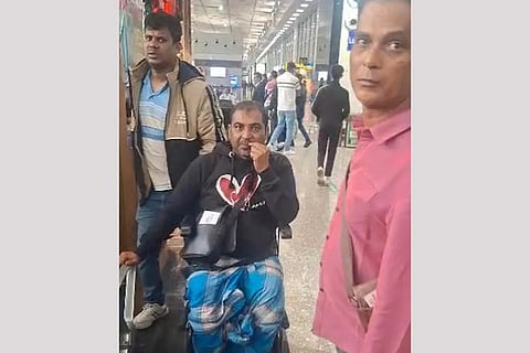 220 बांग्लादेशी यात्रियों को ठंड में ठिठुरते हुए रात बितानी पड़ी एयरपोर्ट