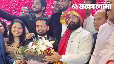 Eknath Shinde with Darade Family