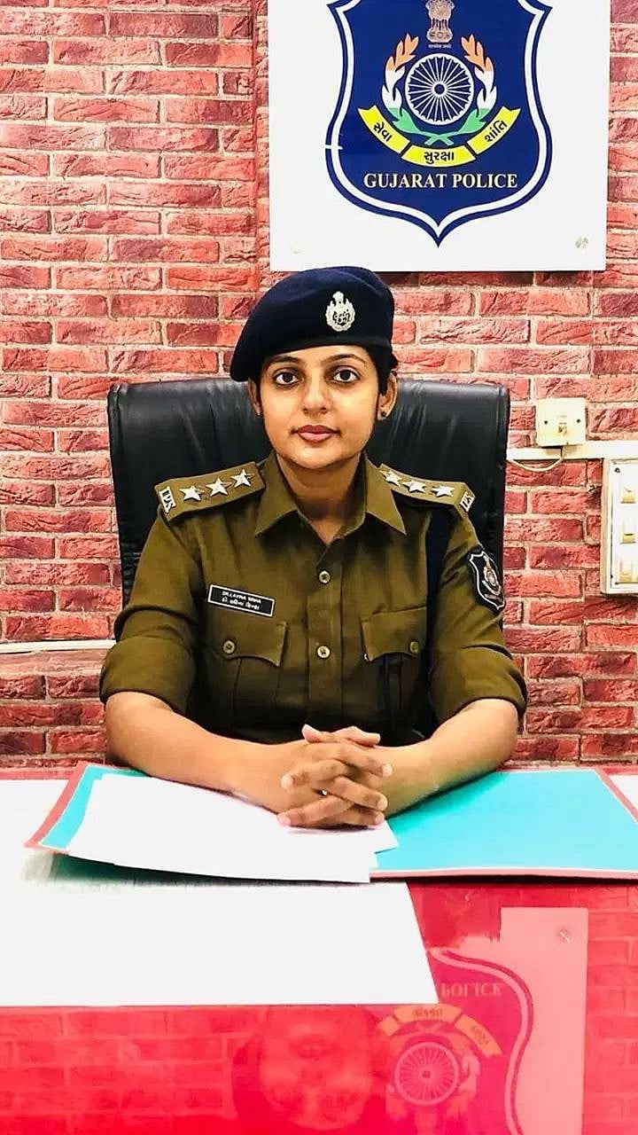 Famous IPS officer Gujarat कठोर कारवायांमुळे अल्पावधीतच 'फेमस' ठरलेल्या ...