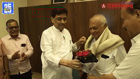 Ashok Chavan Meet Congress Leader News Nanded