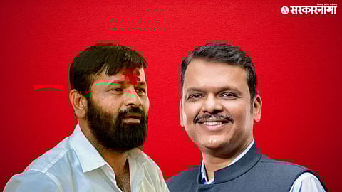 Amol Mitkari presents an old video of Laxman Hake sharply criticizing Devendra Fadnavis, fueling political controversy.