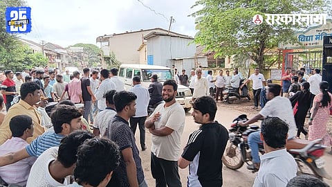no-confidence motion against elected sarpanch Uttam Varute  in Kolhapur's Kasaba Beed 