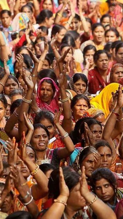 Ladki Bahin Yojana : लाडकी बहीण योजनेत मोठा बदल! पती किंवा वडील नसलेल्या महिलांनाही मिळणार मोठा फायदा, वाचा प्रोसेस