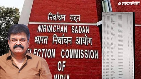 Jitendra Awhad presenting evidence of major voter list errors, alleging 42 children under one voter’s name