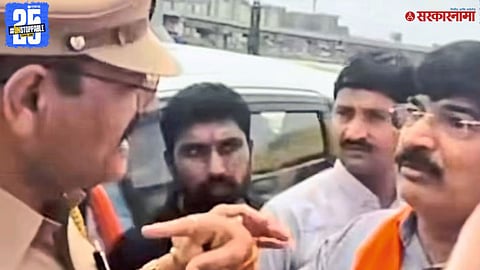 Congress Former MLA Vikram Sawant clashes with Mumbai Police at Atal Setu